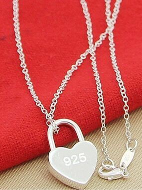 🩶 NEW Sterling Silver 925 Heart Padlock Necklace - Silver 🩶